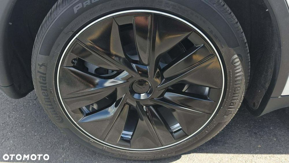 Tesla Model Y Long Range Dual Motor AWD - 19