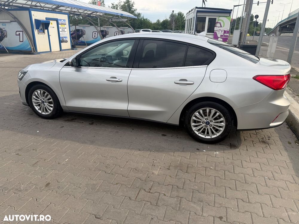 Ford Focus 1.0 EcoBoost Titanium - 4