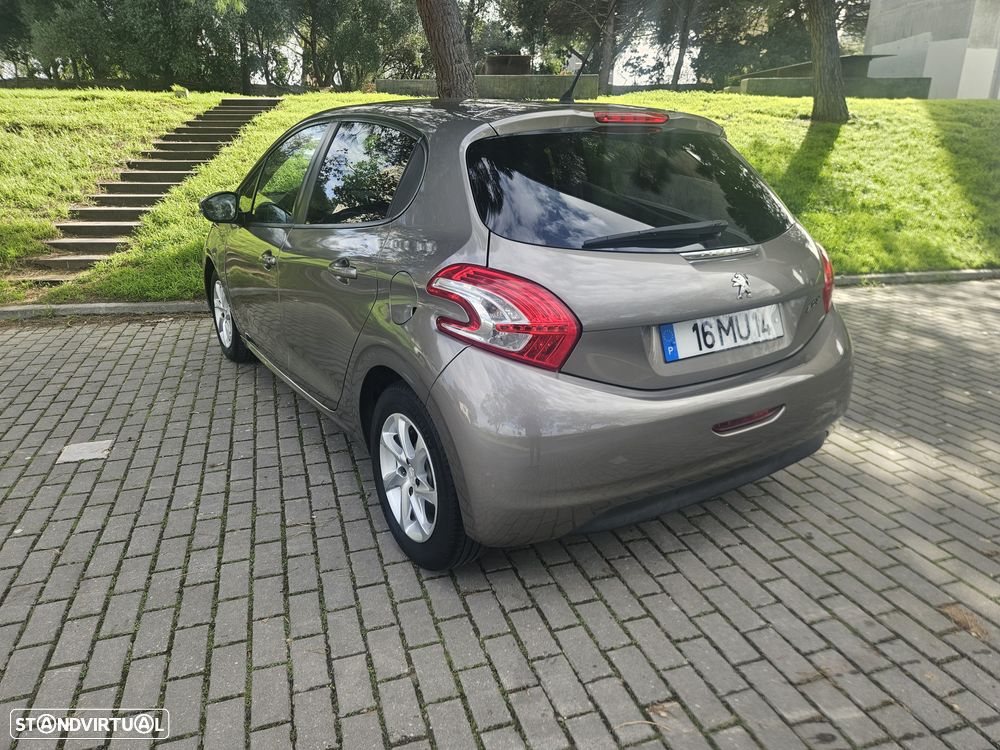 Peugeot 208 1.4 HDi - 8