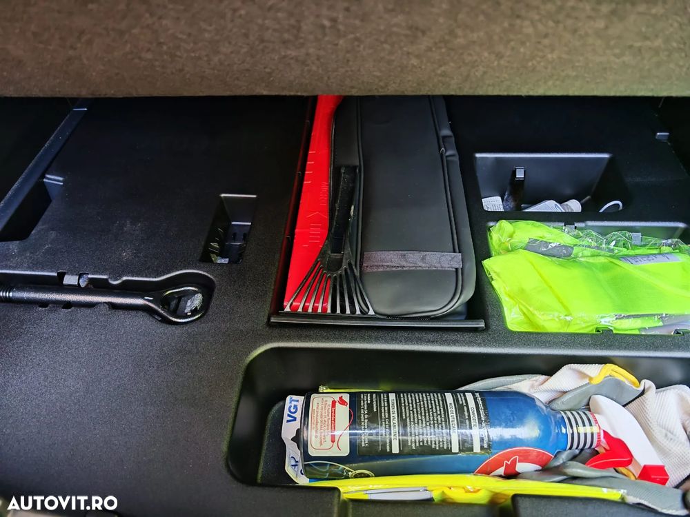 Lexus UX 250h Business Edition - 25