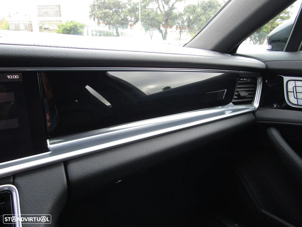 Porsche Panamera 4 E-Hybrid - 25