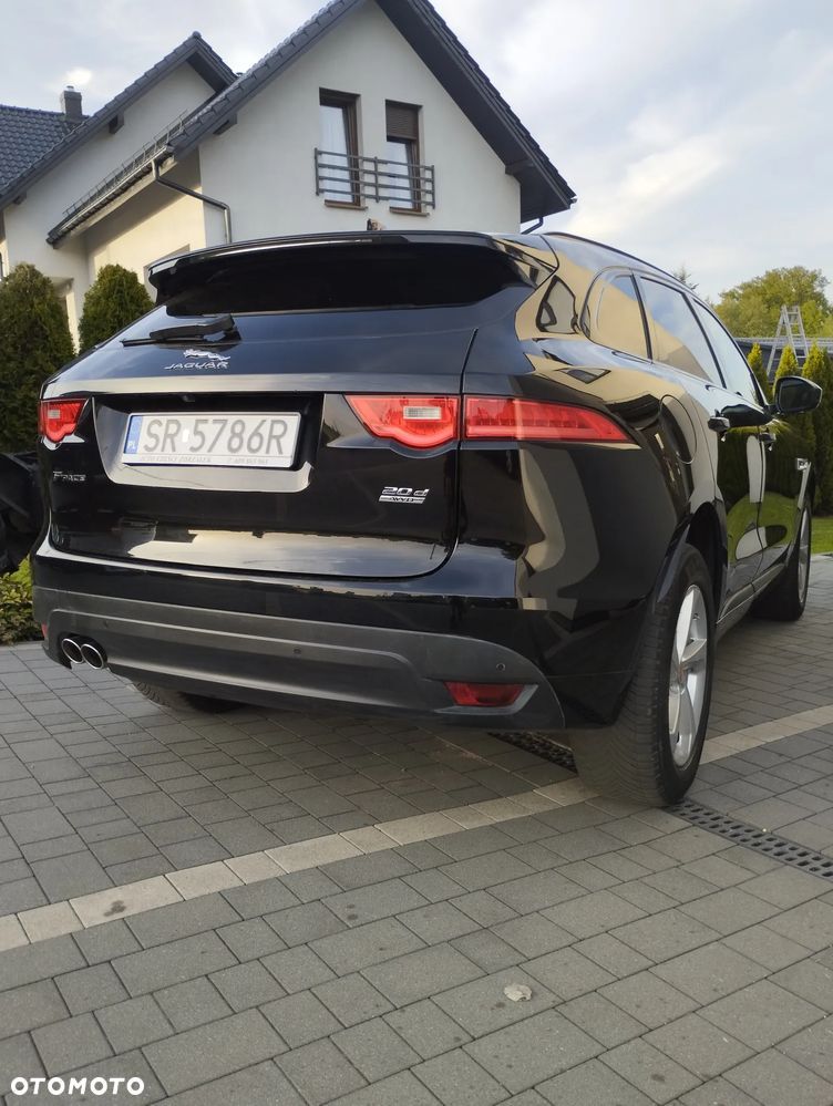 Jaguar F-Pace 20d AWD R-Sport - 11