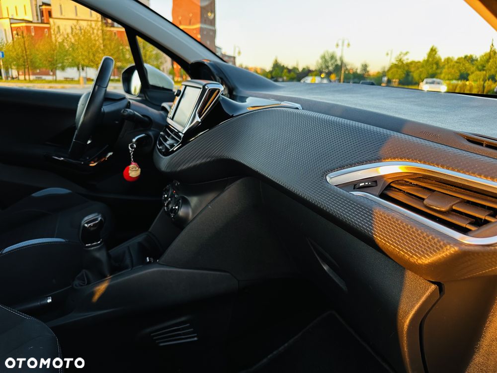 Peugeot 208 Blue-HDi 100 Stop&Start Active - 21