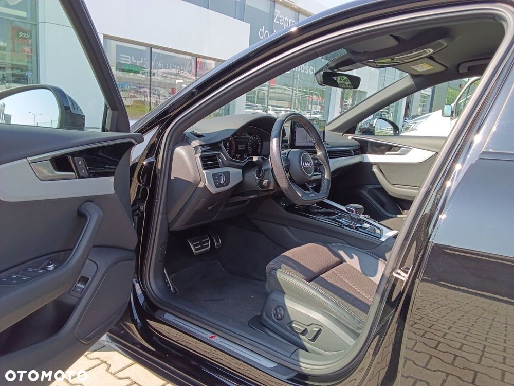 Audi A4 Limousine - 8