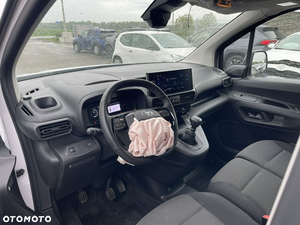 Toyota Proace City - 10