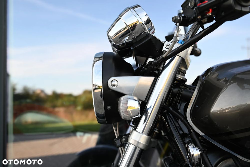 Yamaha XJR - 38