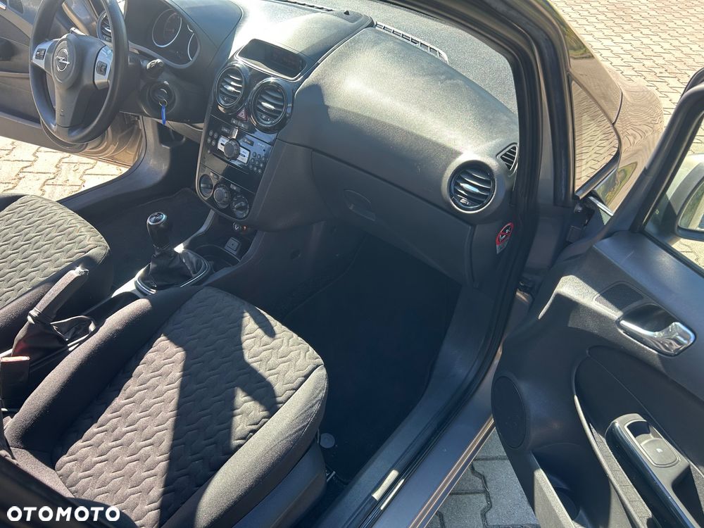 Opel Corsa - 20