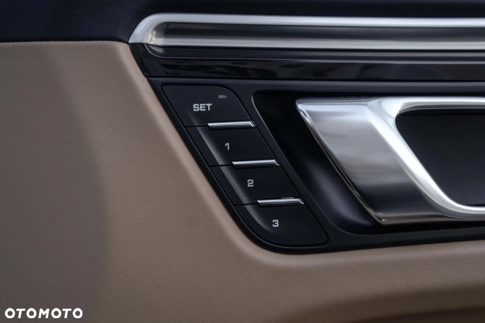 Porsche Macan - 20