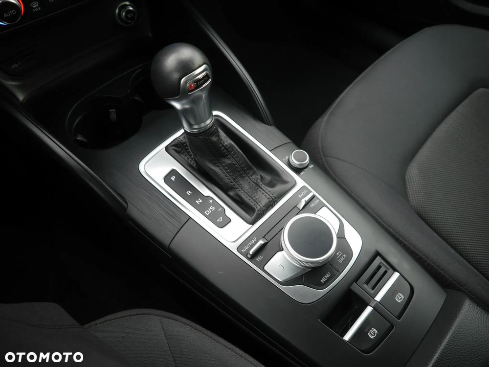 Audi A3 Sportback 2.0 TDI S tronic sport - 9