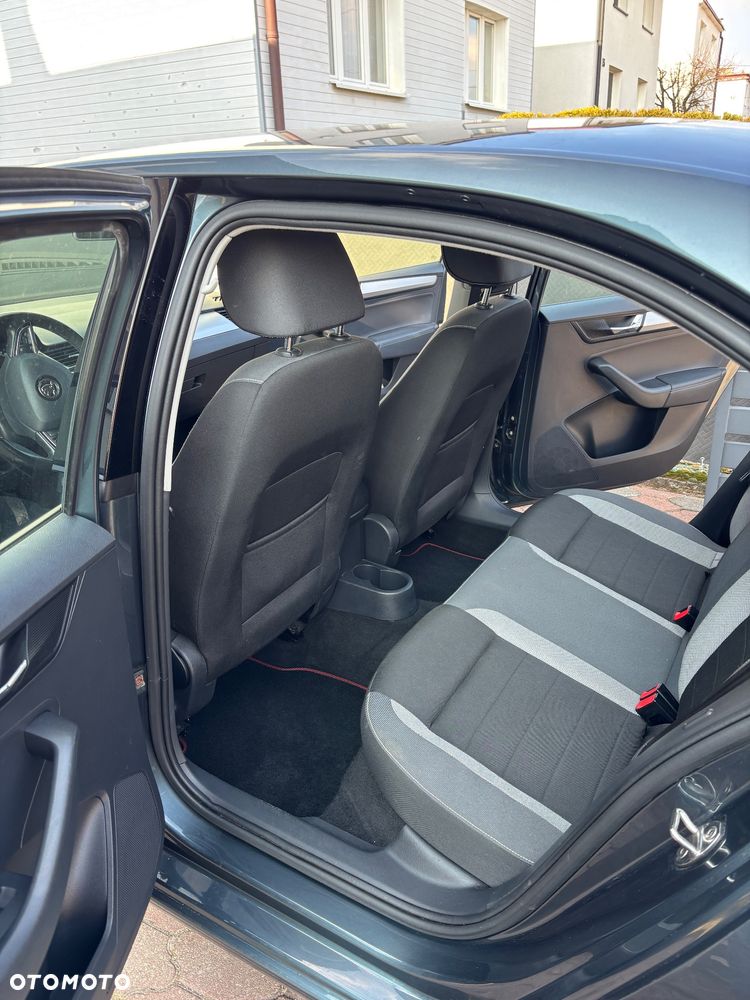 Skoda RAPID 1.0 TSI Ambition DSG - 13