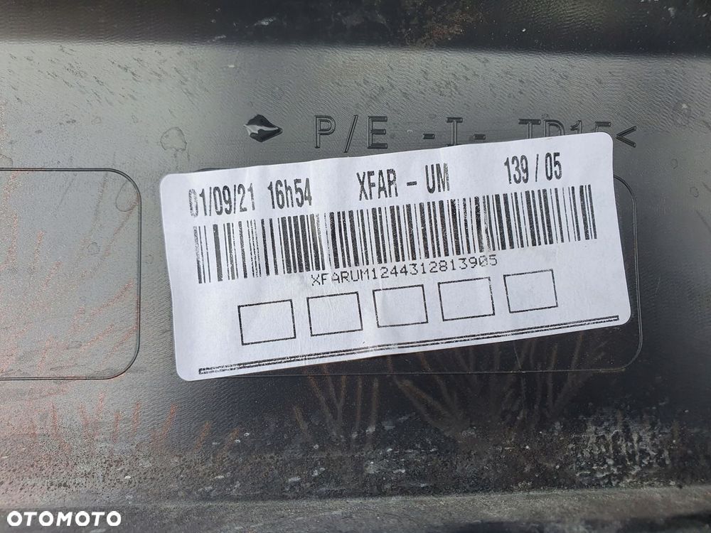 Zderzak tył tylny Renault Kangoo Mercedes Citan II W420 rok 21- - 10