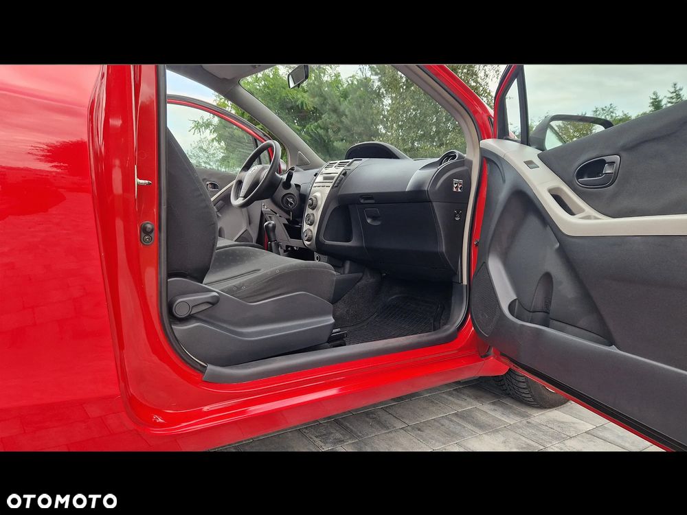 Toyota Yaris 1.3 Luna - 16