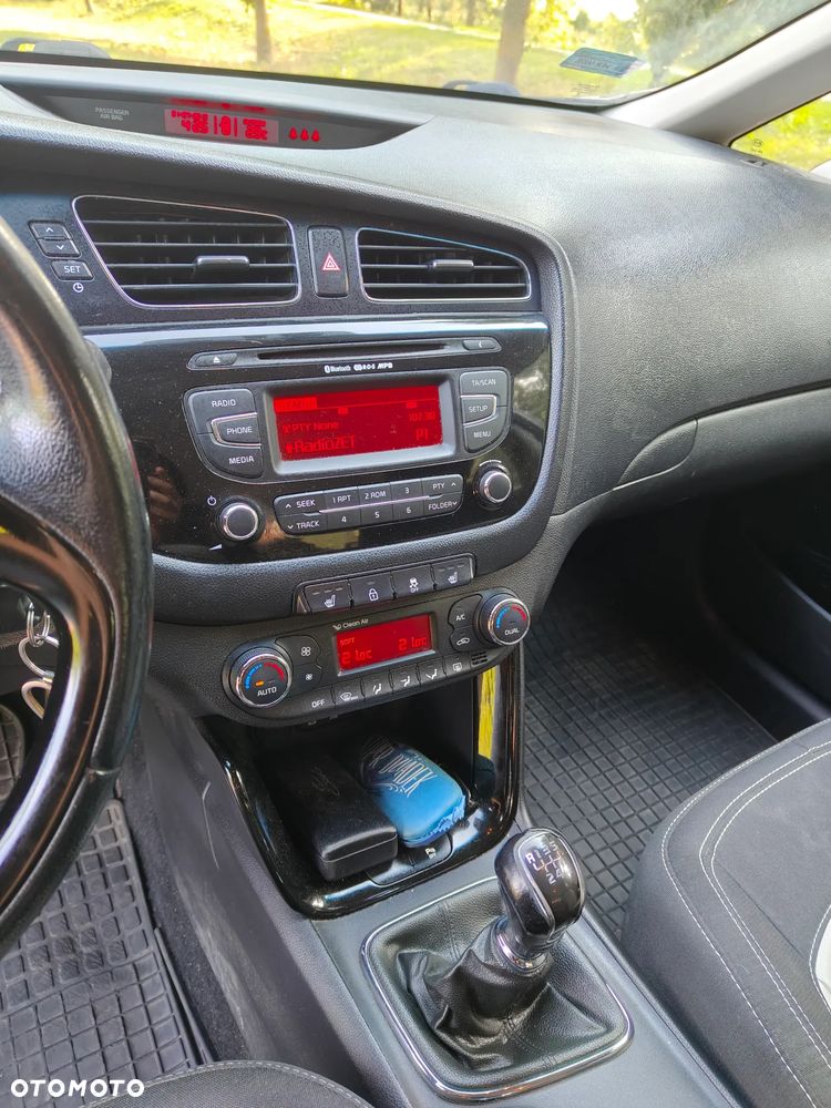 Kia Ceed 1.6 CRDi L - 10
