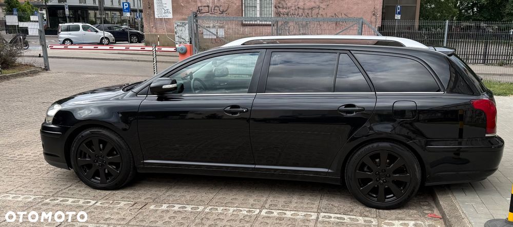 Toyota Avensis - 16