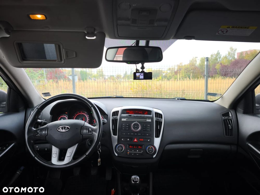 Kia Ceed 2011 photo 5