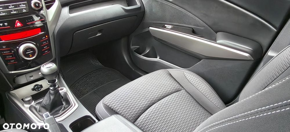 SsangYong/KGM Tivoli e-XGi 160 2WD Sapphire - 31
