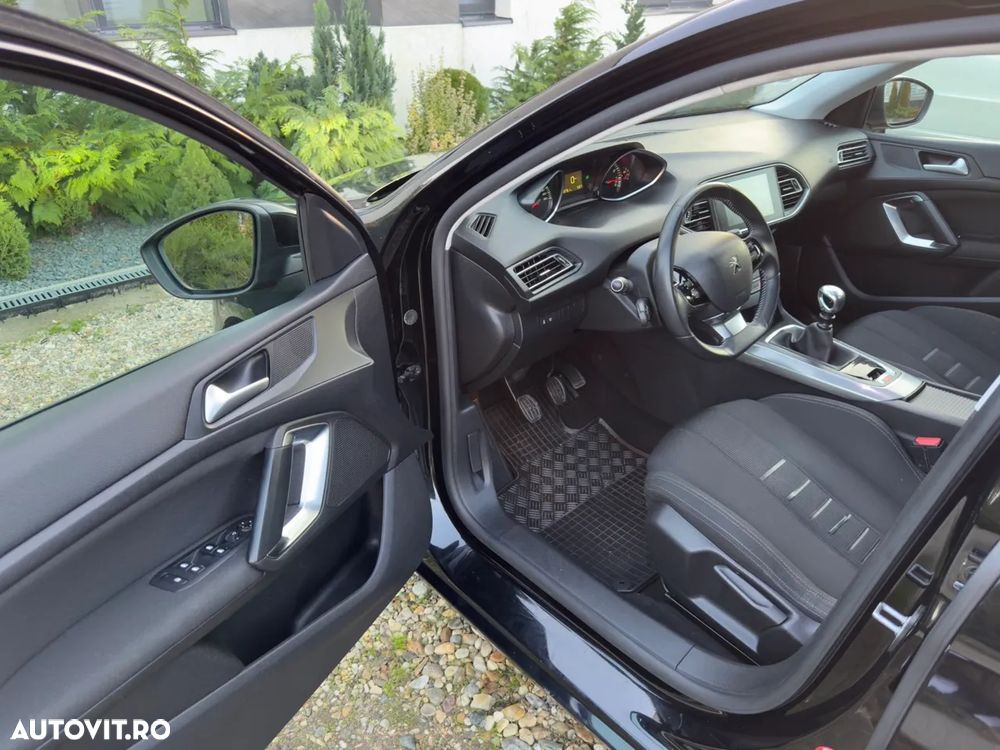Peugeot 308 1.2 e-THP STT Allure - 8