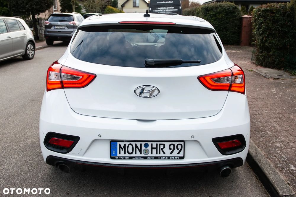 Hyundai i30 1.6 T GDI Turbo - 13