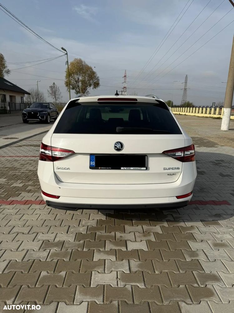 Skoda Superb 2.0 TDI 4X4 DSG Laurin & Klement - 5