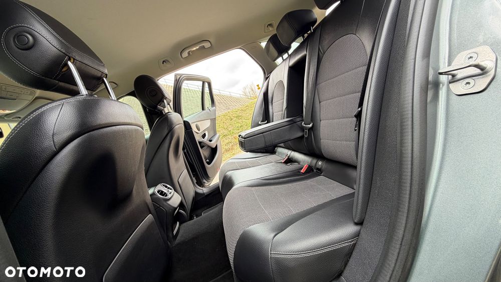 Mercedes-Benz Klasa C 200 d 9G-TRONIC - 26