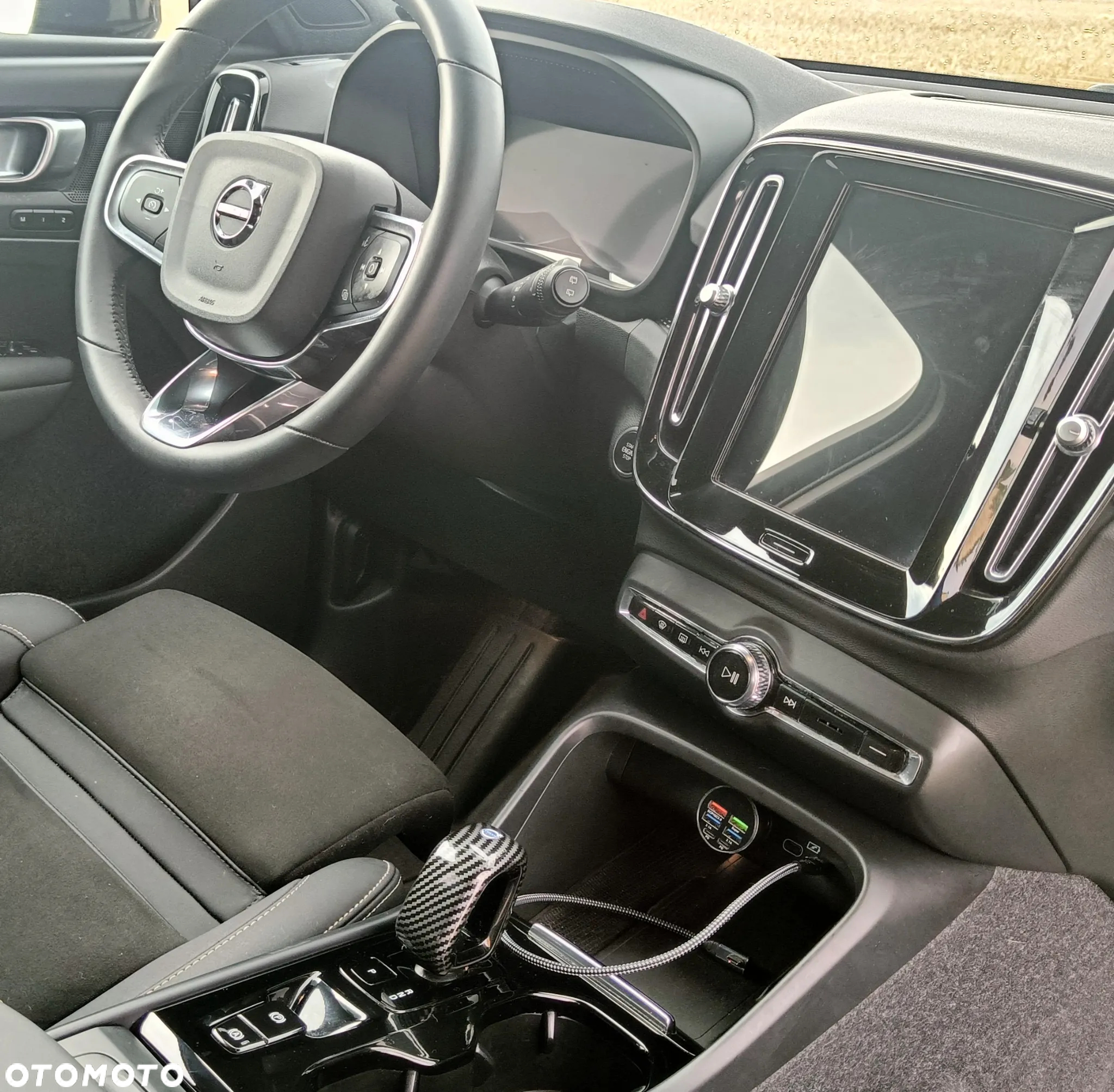 Volvo XC 40 B5 AWD Ultimate Dark - 19