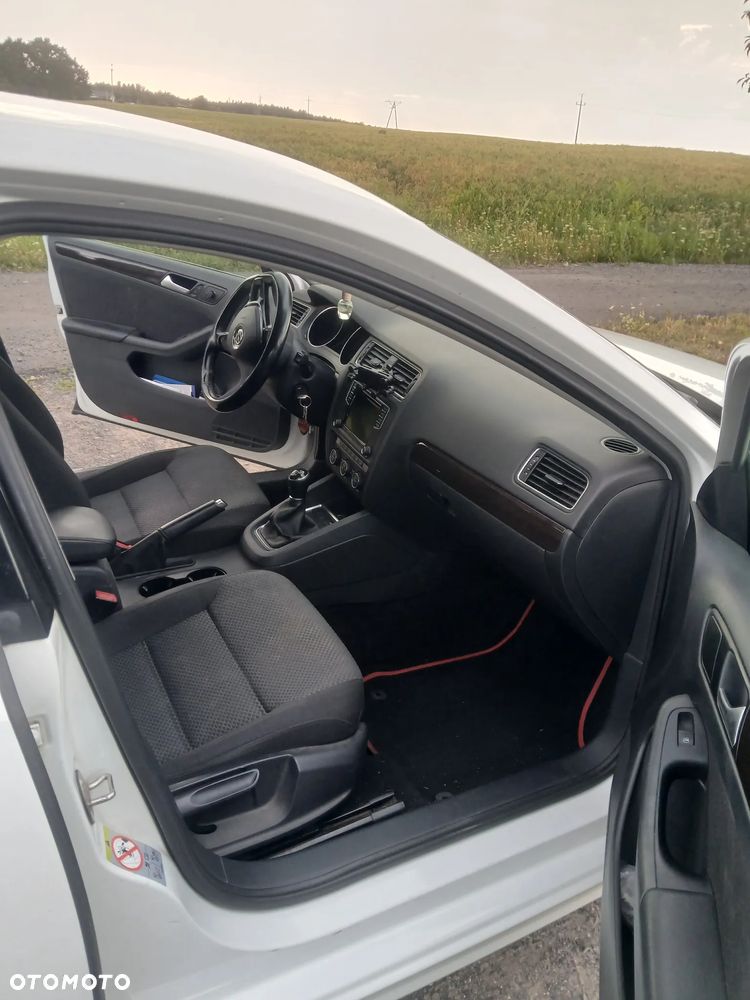 Volkswagen Jetta 1.2 TSI Comfortline - 5