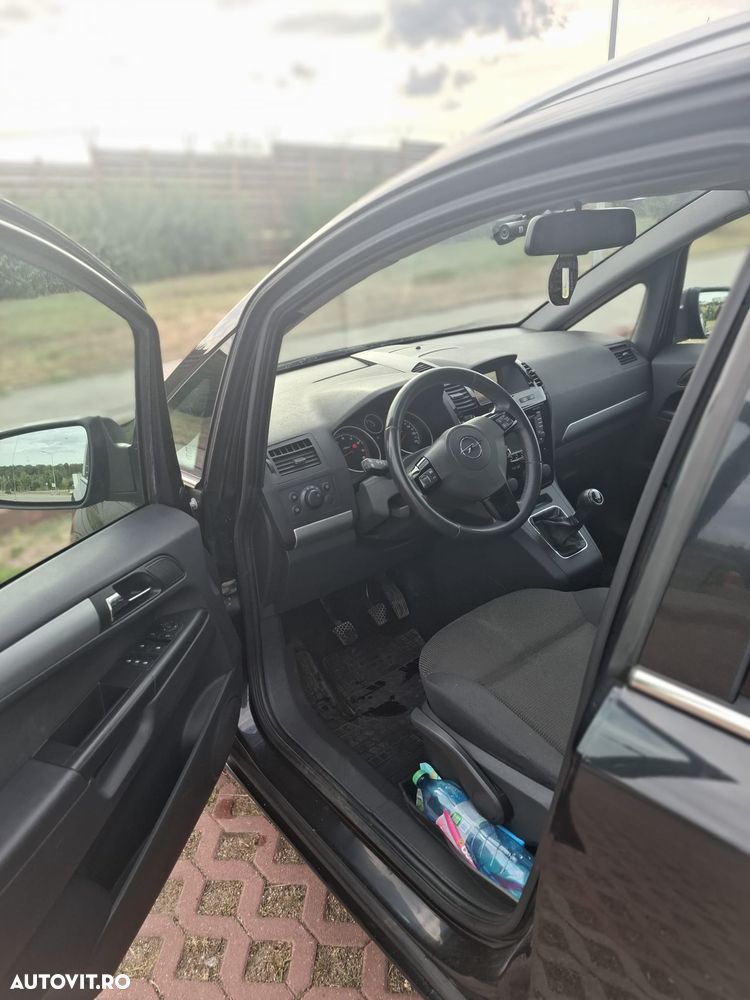 Opel Zafira 1.8i Cosmo - 6