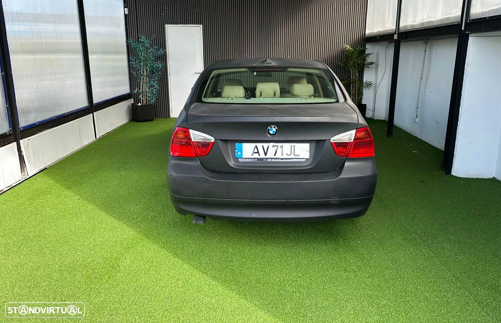 BMW 320 d Navigation Sport - 8