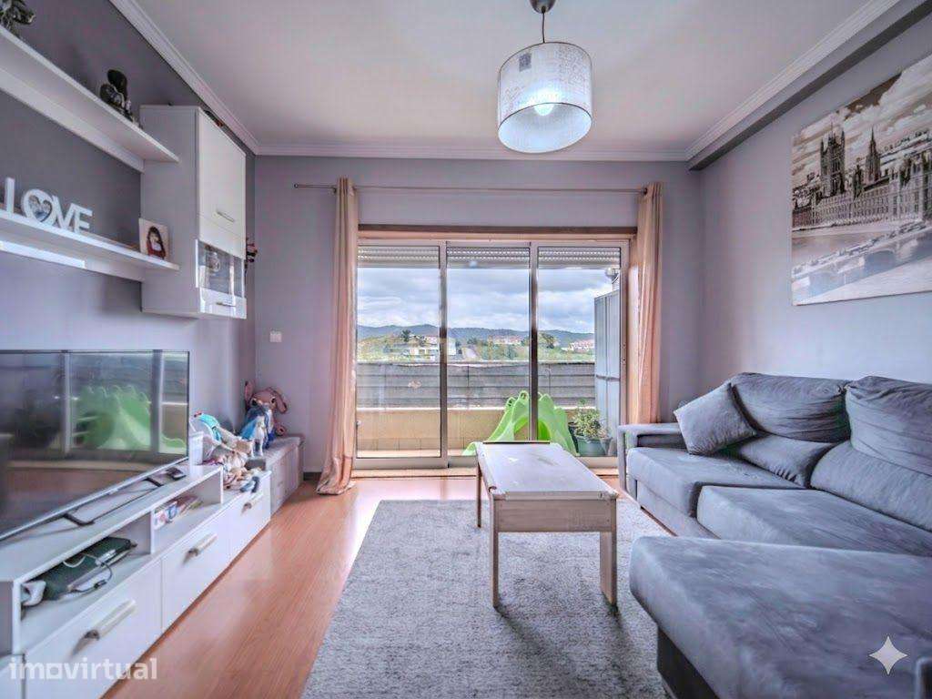 Apartamento T2, Garagem arrumos e varandas Jovim - Gondomar - Grande imagem: 3/23