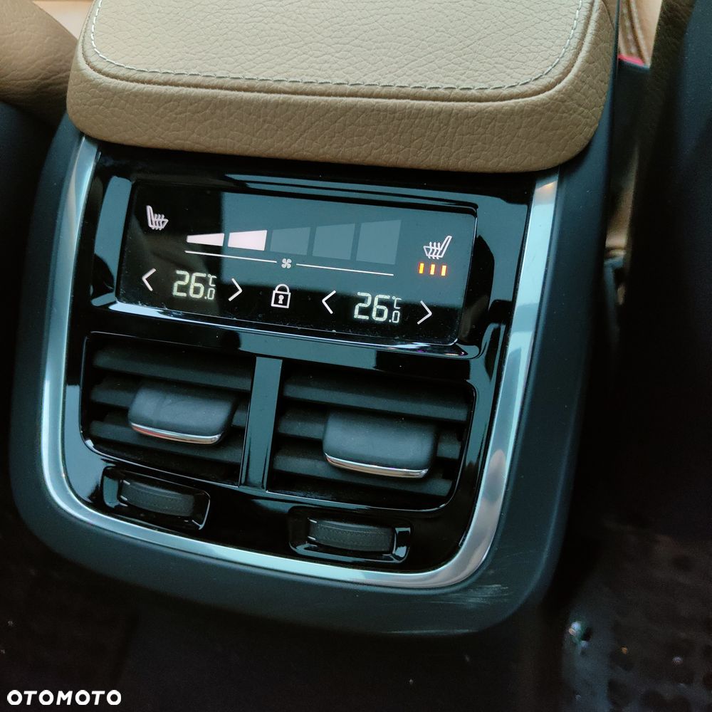 Volvo V90 Cross Country T6 AWD - 39