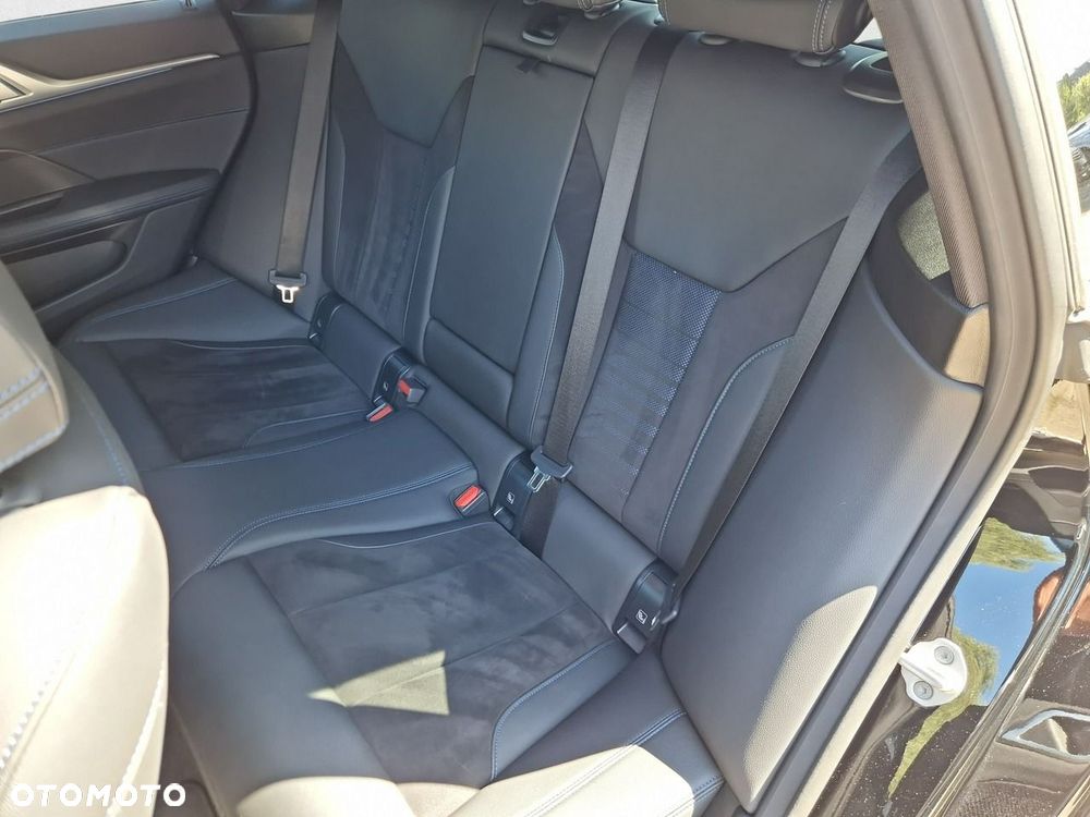 BMW i4 - 23
