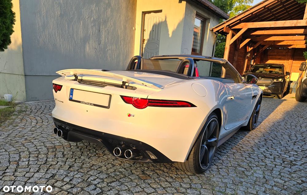 Jaguar F-Type - 4