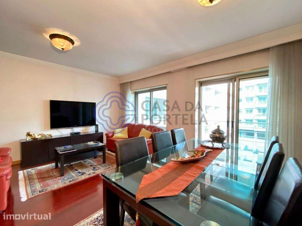 Apartamento T2 mobilado em condomínio fechado junto ao metro no centro - Grande imagem: 2/43