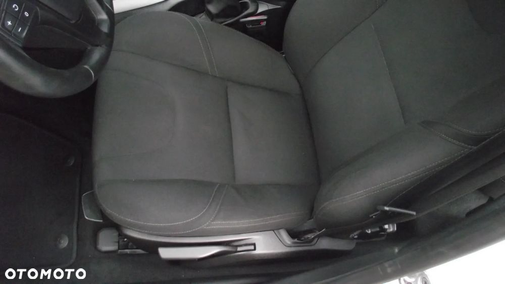 Volvo V40 T2 Kinetic - 28