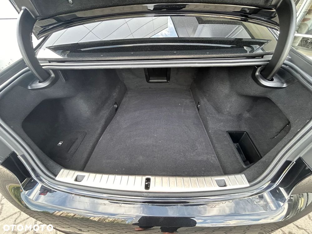 BMW Seria 7 750i xDrive sport - 14