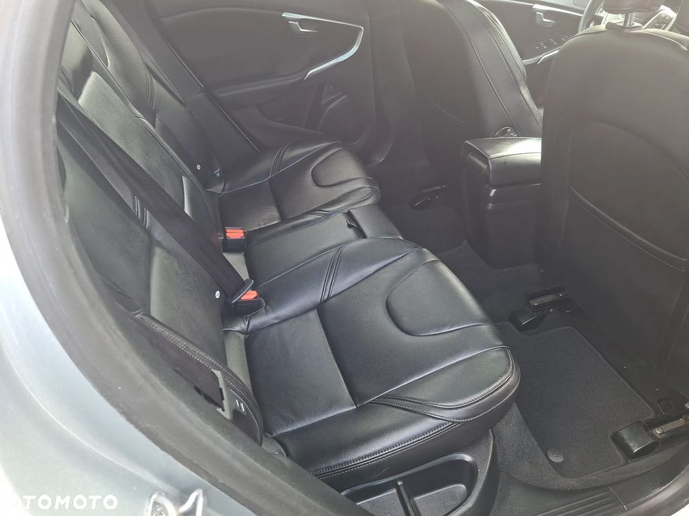 Volvo V40 D2 R-Design Summum - 16