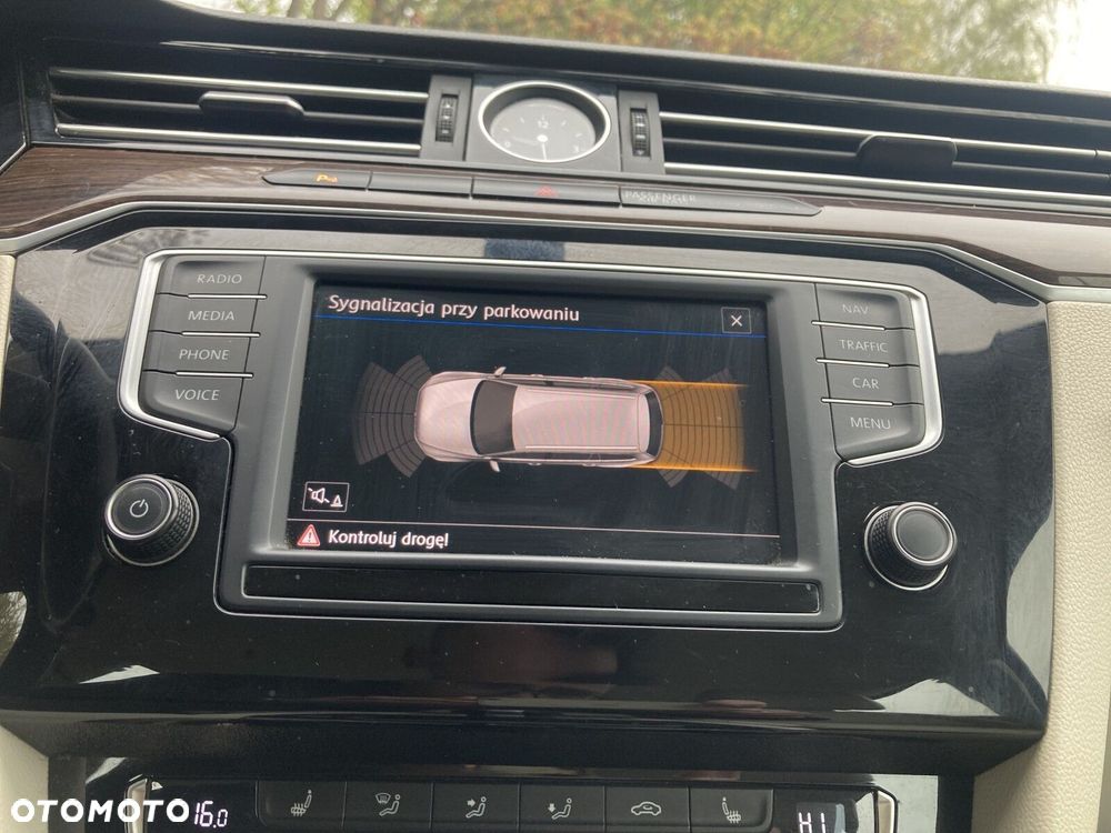 Volkswagen Passat Variant 2.0 TDI BMT Highline DSG - 22