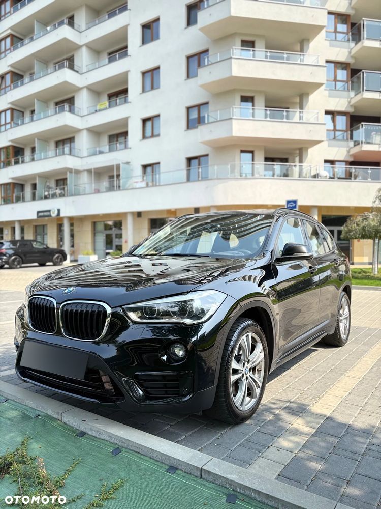 BMW X1 xDrive20i Sport Line - 3