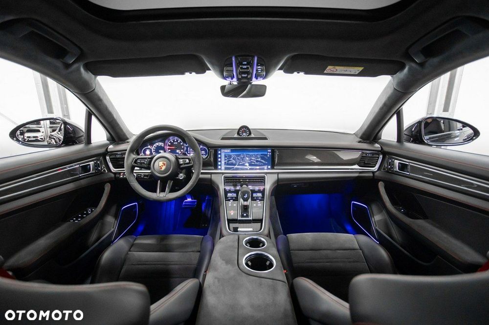 Porsche Panamera - 21