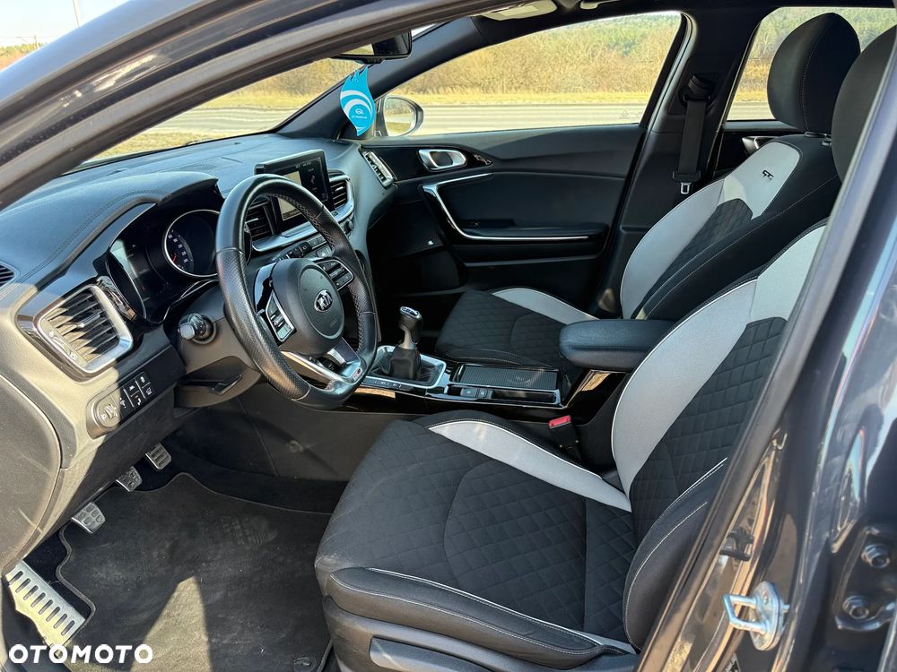 Kia ProCeed 1.4 T-GDI OPF GT LINE - 14