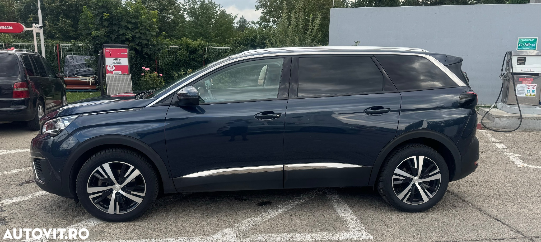 Peugeot 5008 PureTech 130 EAT8 Stop & Start GT - 4