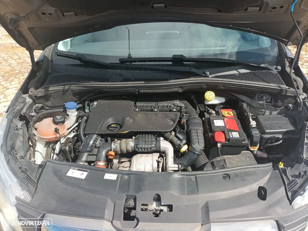 Peugeot 2008 1.6 BlueHDi Style - 16