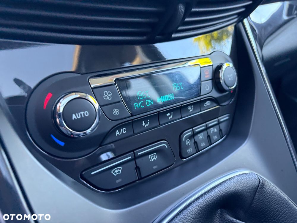 Ford Kuga 1.5 EcoBoost 2x4 Titanium - 27