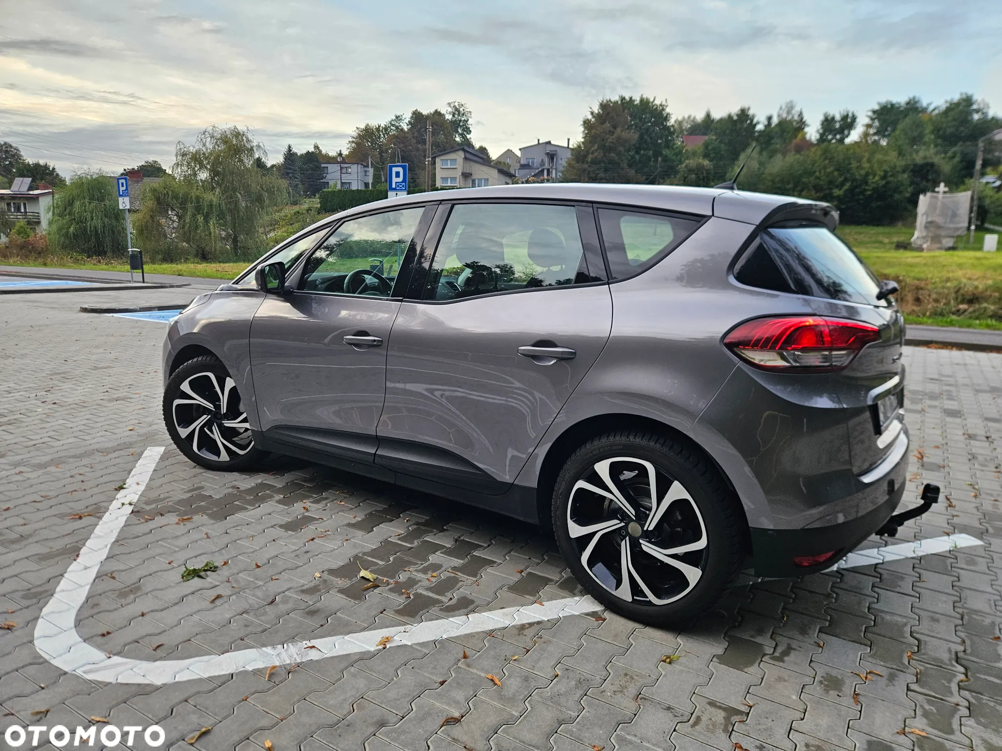 Renault Scenic 1.3 TCe FAP Zen - 19