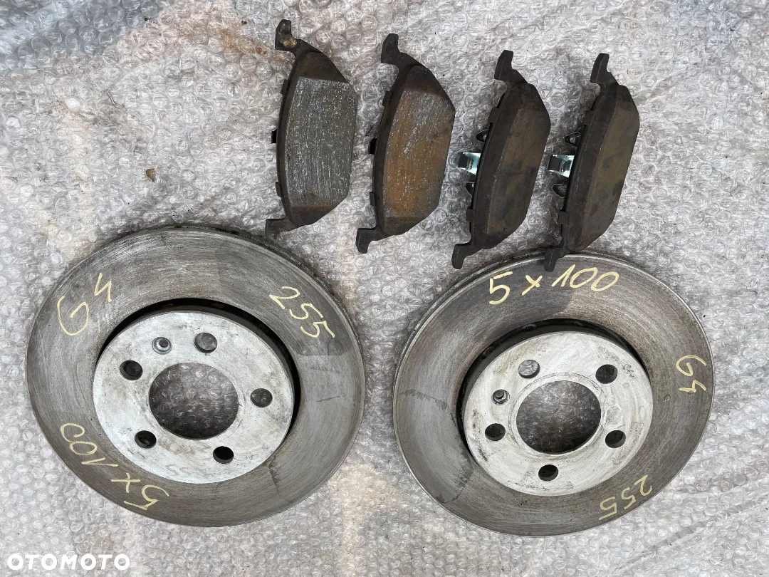 TARCZE HAMULCOWE Z KLOCKAMI PRZÓD 255MM VW GOLF IV, SEAT LEON I, BORA, A3, SKODA FABIA I, POLO 9N - 6