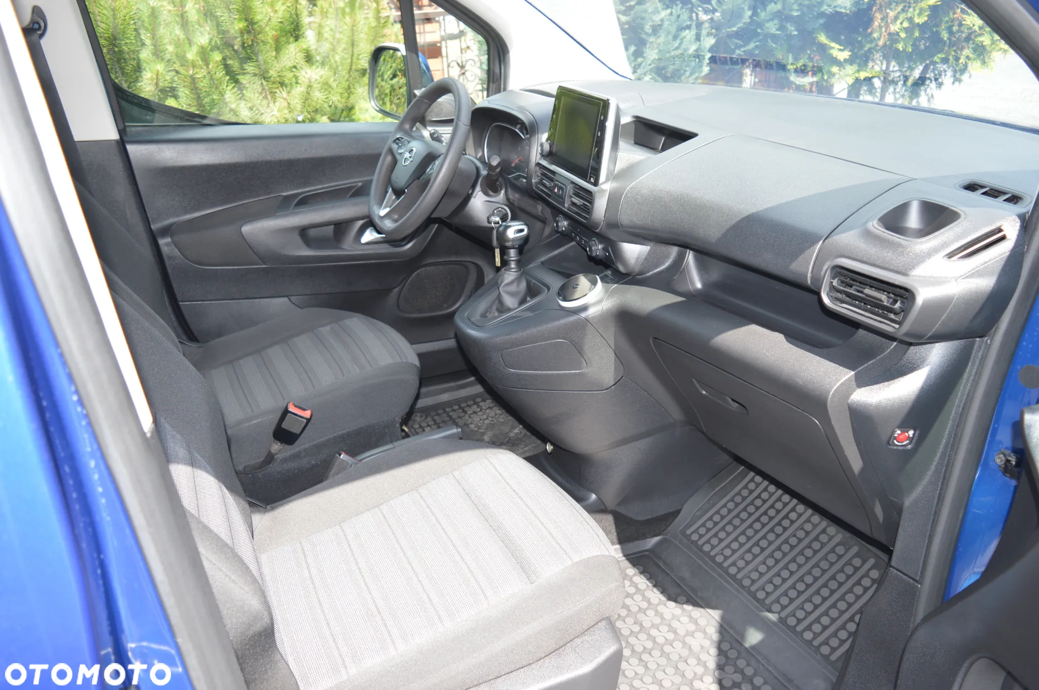 Opel Combo Life XL 1.2 Turbo Essentia S&S - 10