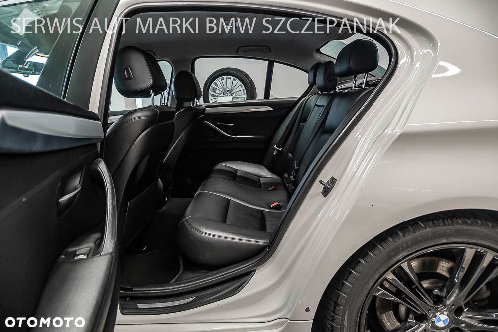 BMW Seria 5 520d xDrive - 26