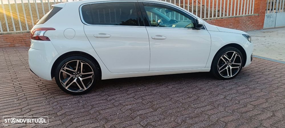 Peugeot 308 1.2 PureTech Allure J18 - 5