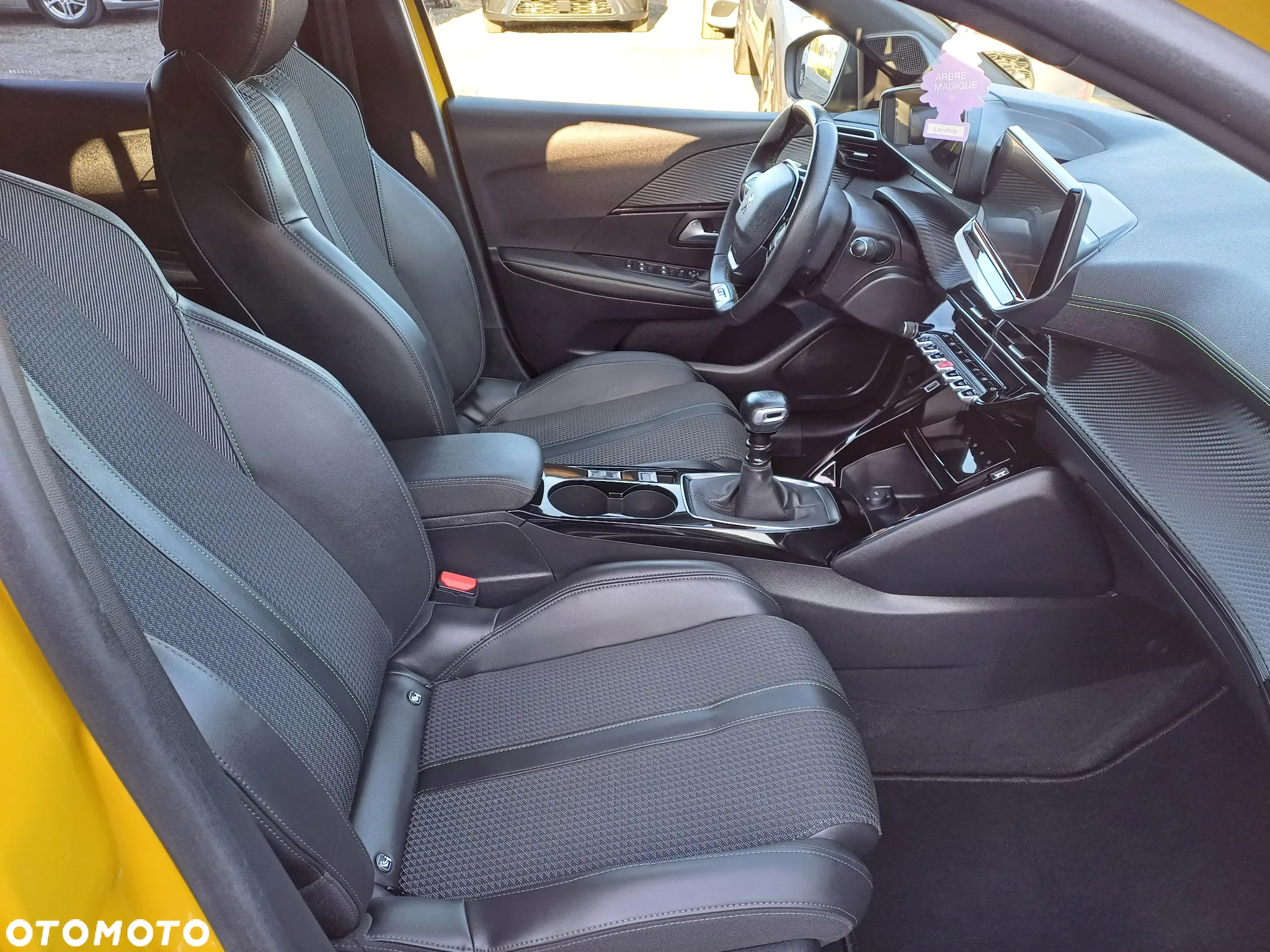 Peugeot 208 1.2 PureTech GT S&S - 9