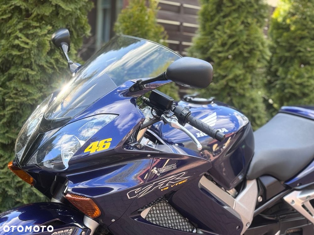 Honda VFR - 18